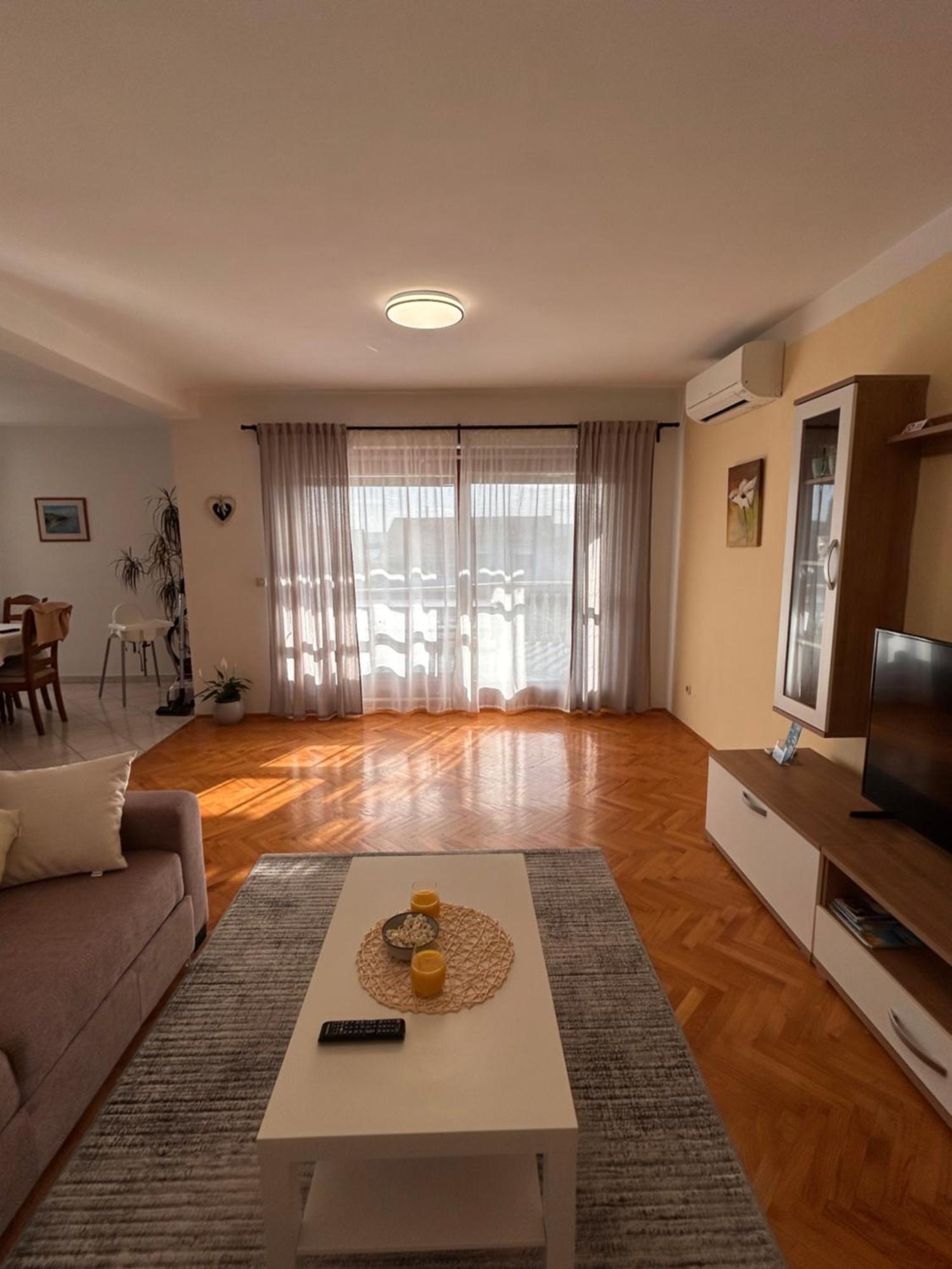 Apartments Marina Sveti Filip i Jakov Exterior foto